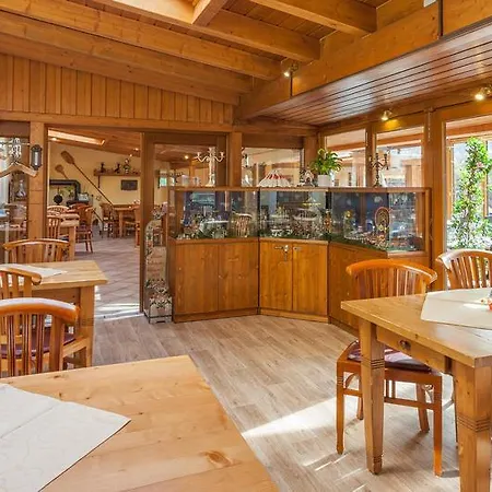 Hotel Am Eifelsteig Neroth