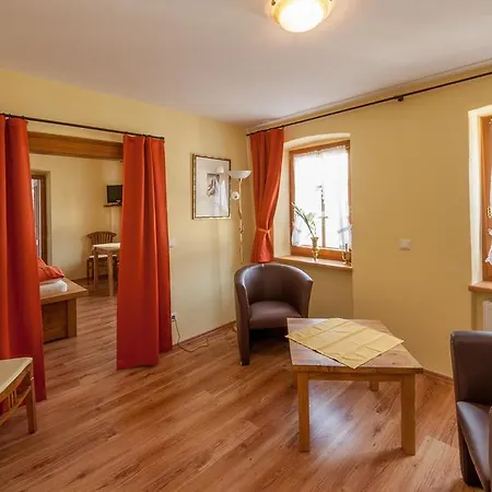 فندق Am Eifelsteig 3*