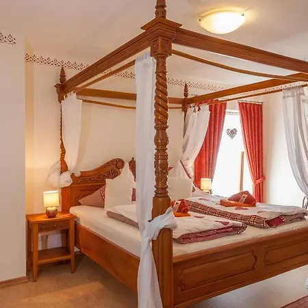 Hotel Am Eifelsteig Neroth
